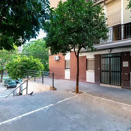 Piso Elegante Y Nuevo De 3 Y 2 Banos *